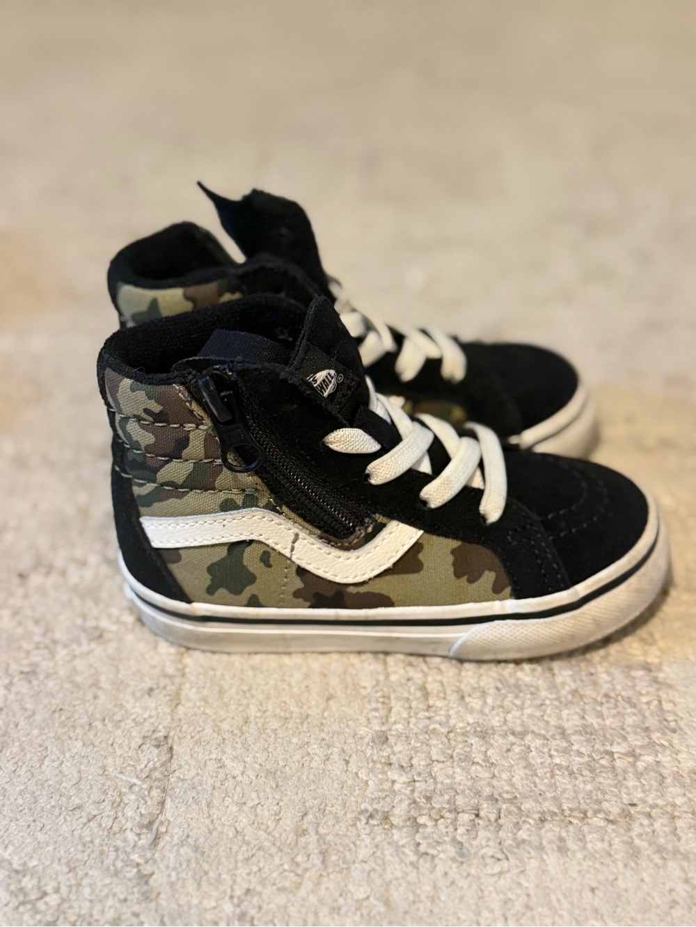Vans Kids High-Top Sneakers in Black & Camouflage